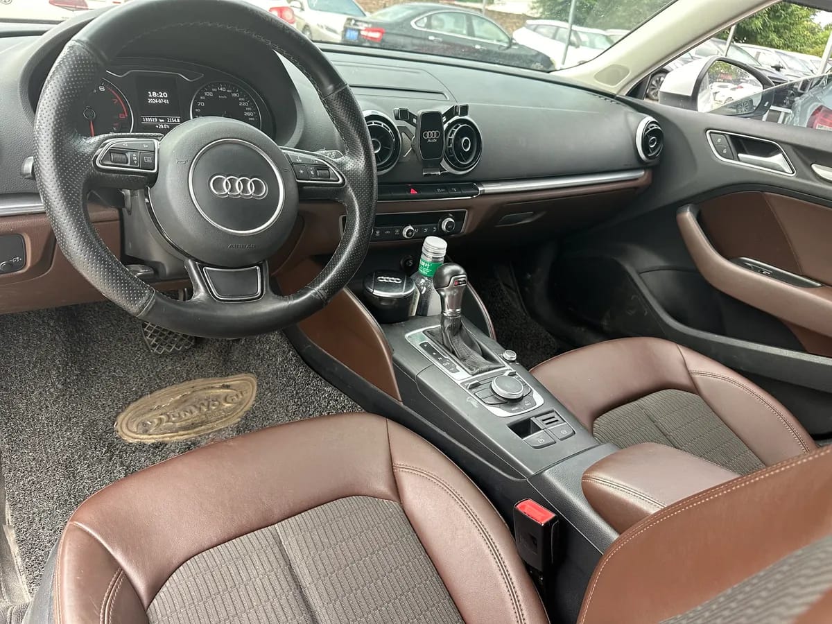 Audi A3( ) 2014 Sportback 40 TFSI S line 7