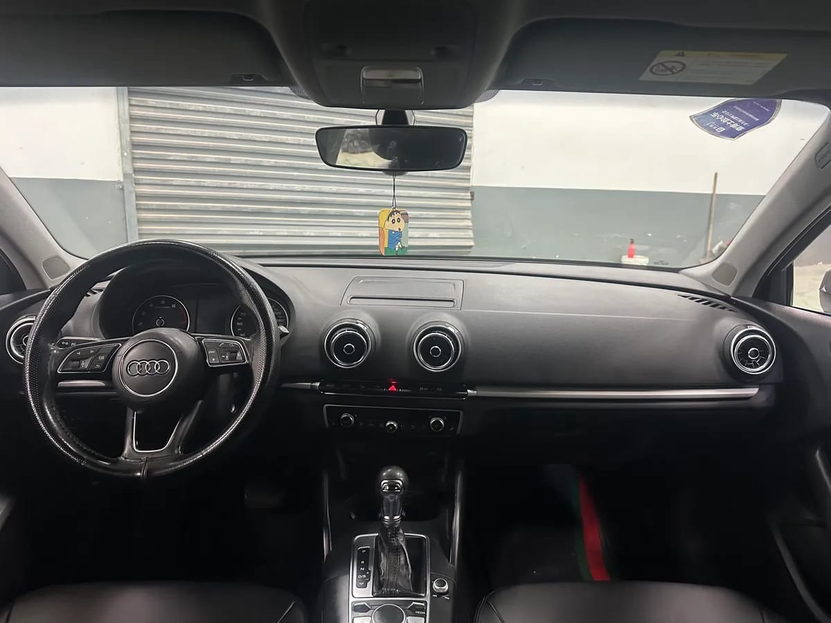 Audi A3 2019 Limousine 35 TFSI VI 10
