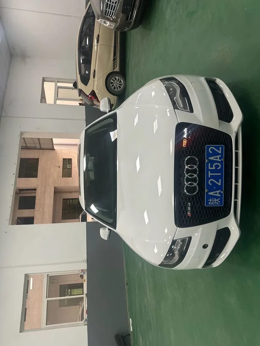 Audi A4L 2010 2.0 TFSI 2