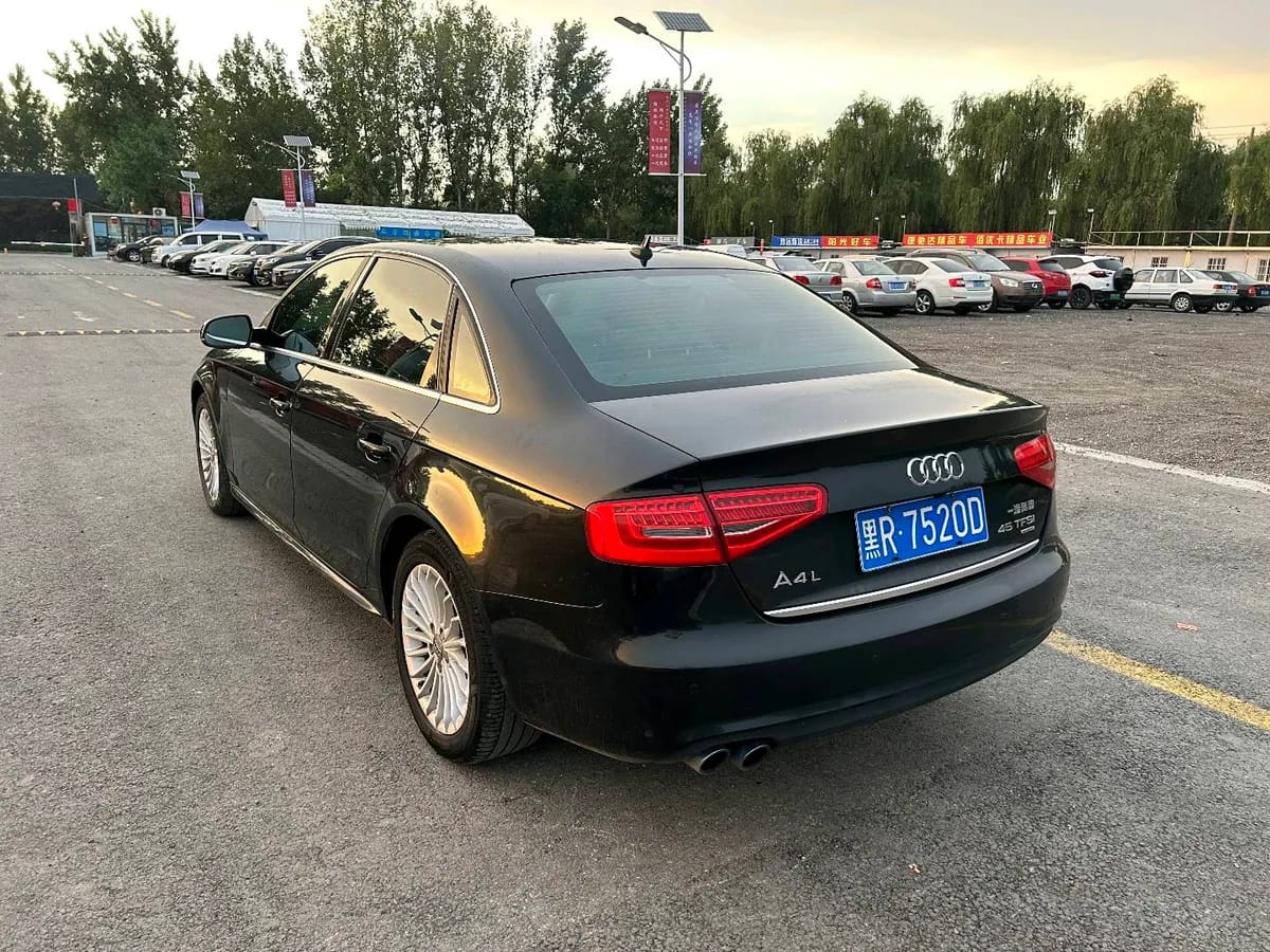 Audi A4L 2013 30 TFSI 9