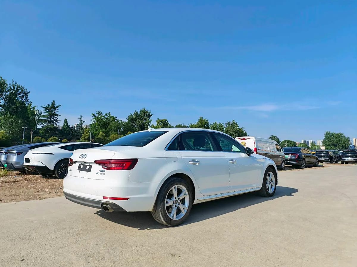 Audi A4L 2018 30 40 TFSI 9