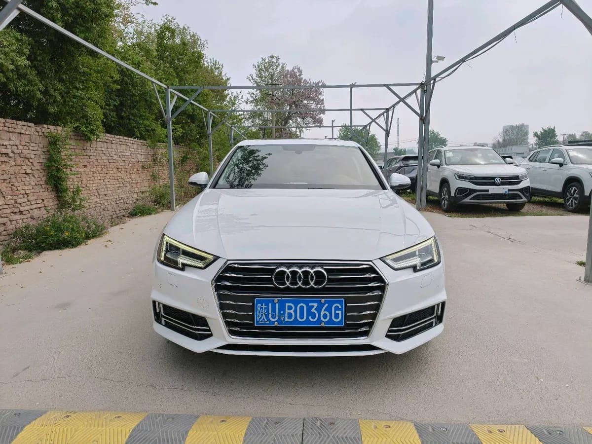 Audi A4L 2019 40 TFSI V