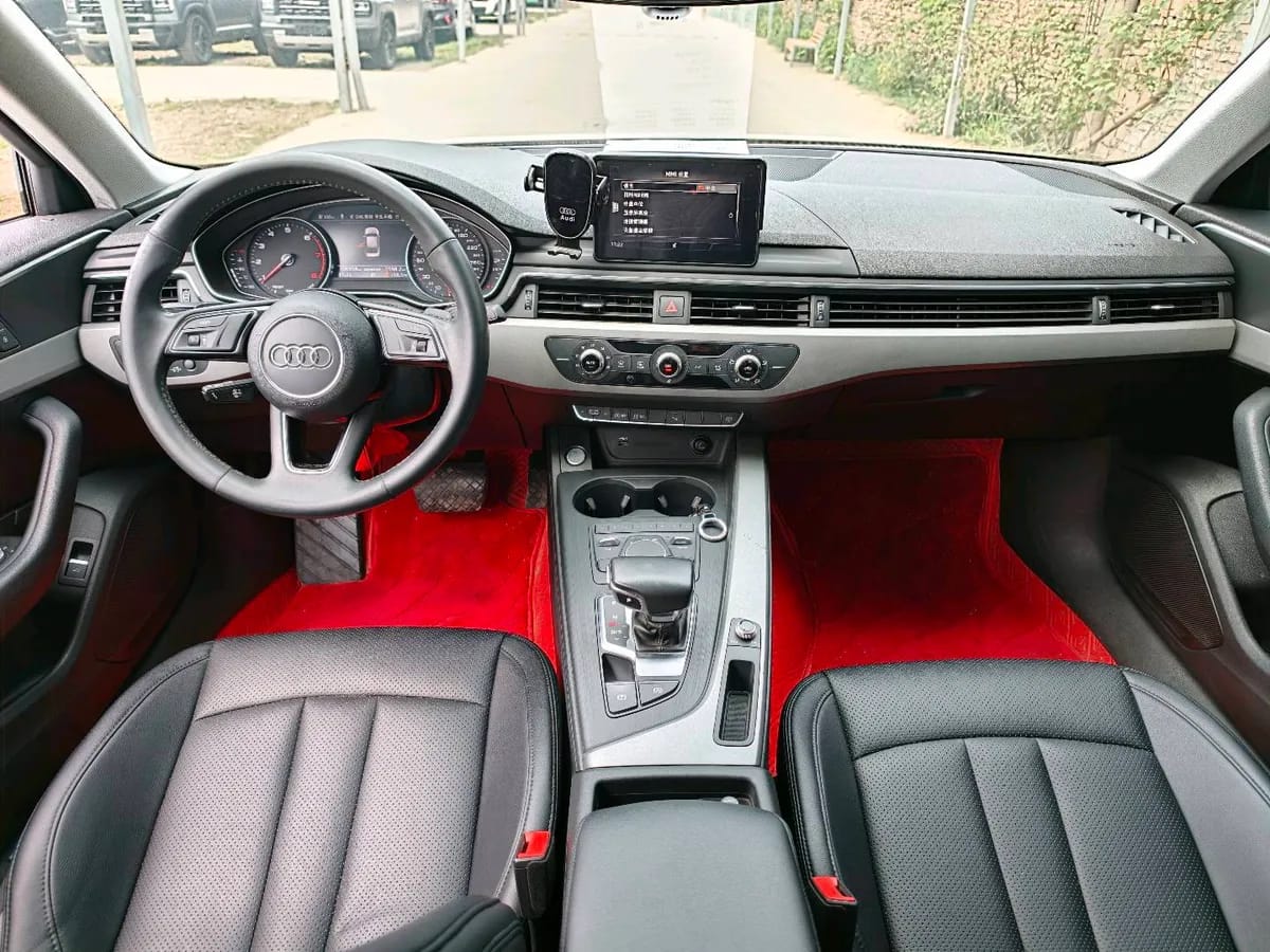Audi A4L 2019 40 TFSI V 4