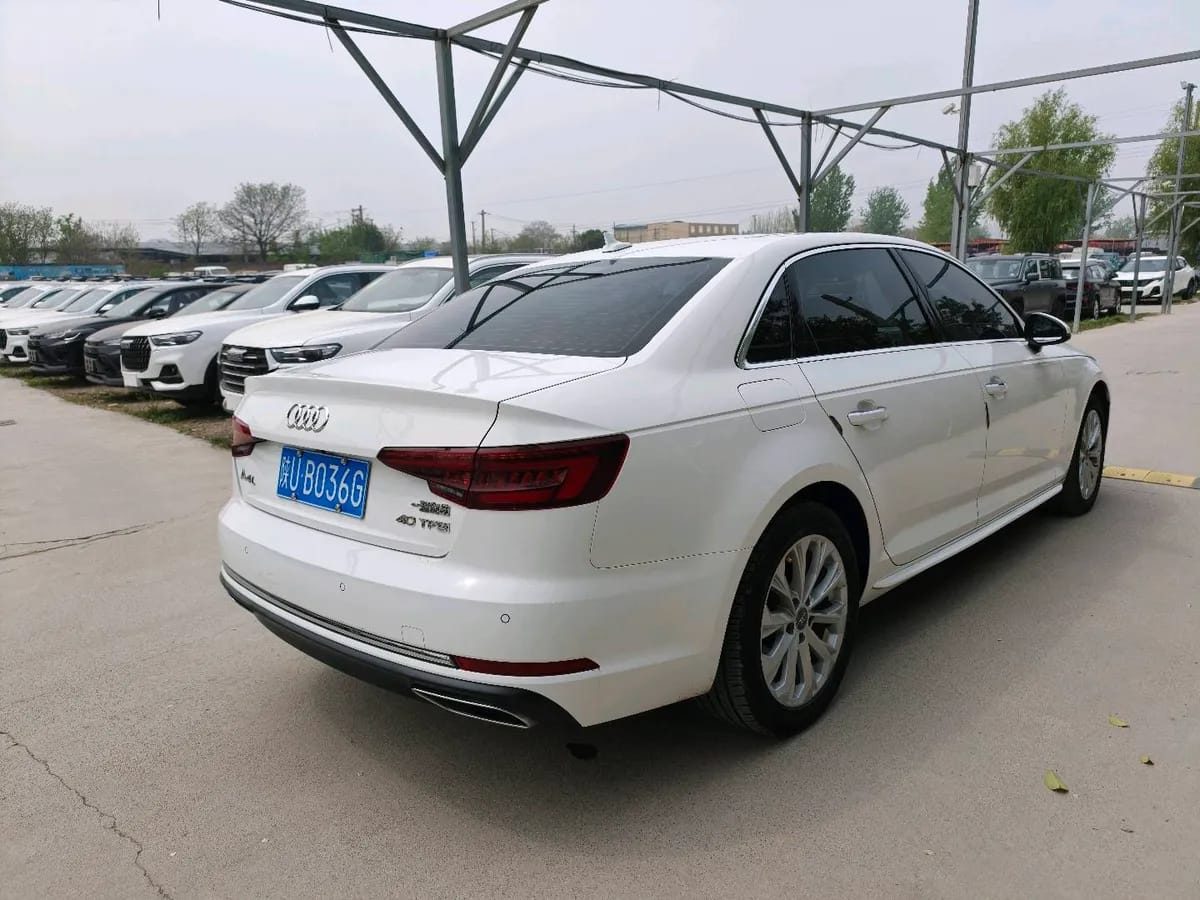 Audi A4L 2019 40 TFSI V 9