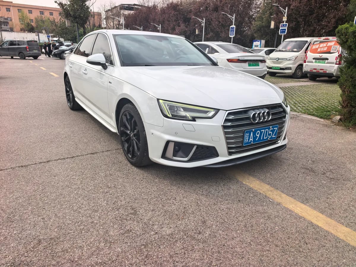 Audi A4L 2019 40 TFSI VI 2