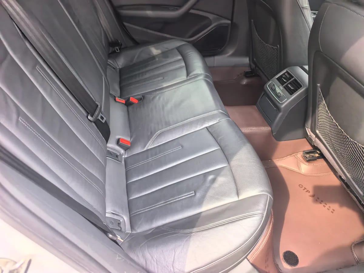 Audi A4L 2019 40 TFSI VI 4