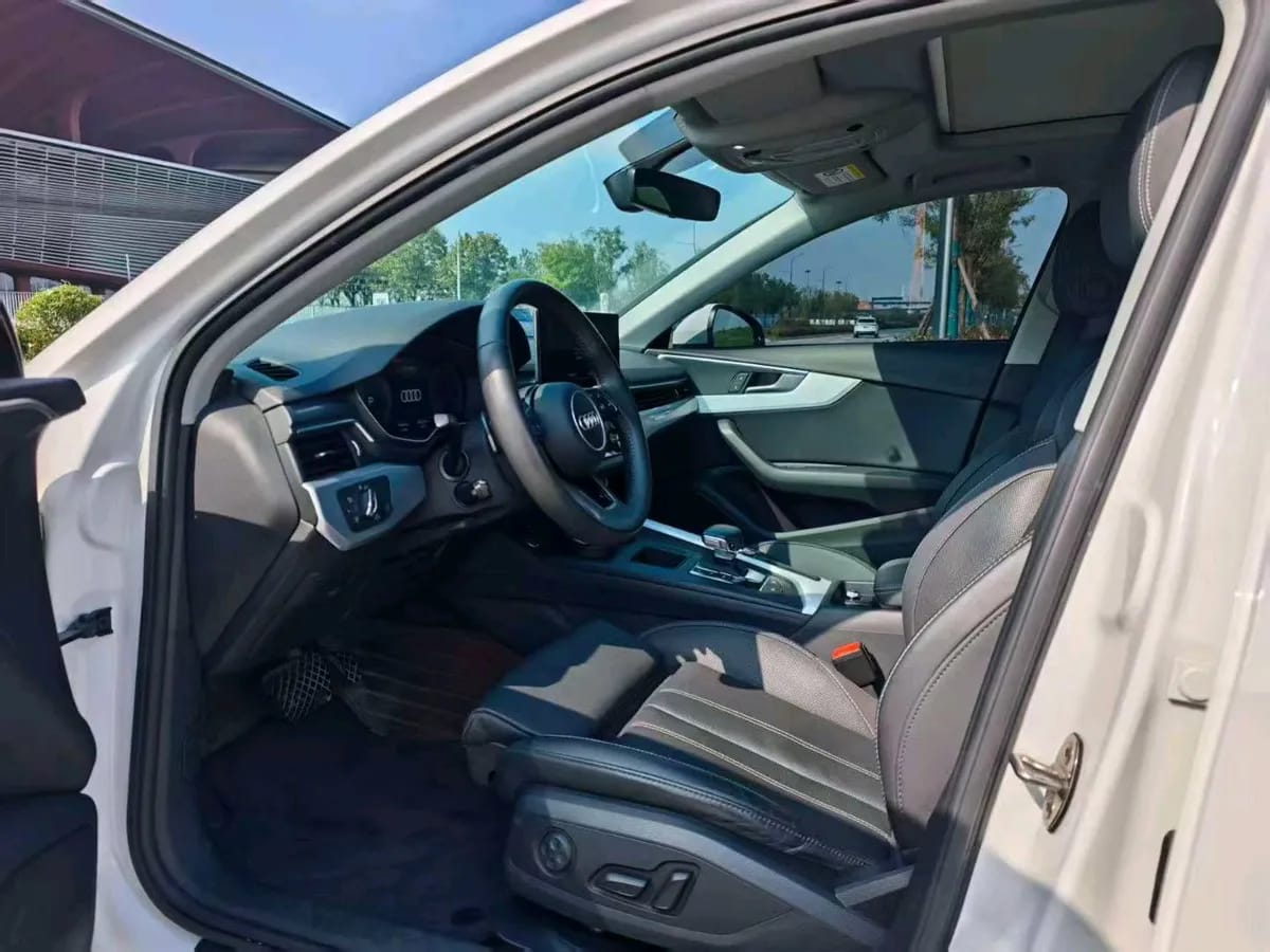 Audi A4L 2020 40 TFSI quattro 6