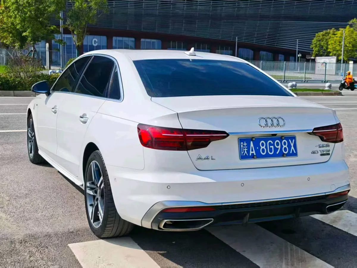 Audi A4L 2020 40 TFSI quattro 9
