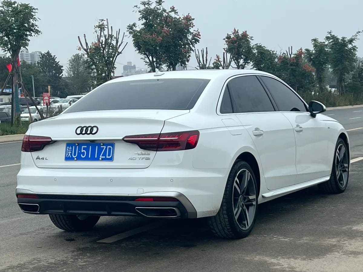Audi A4L 2022 40 TFSI 8