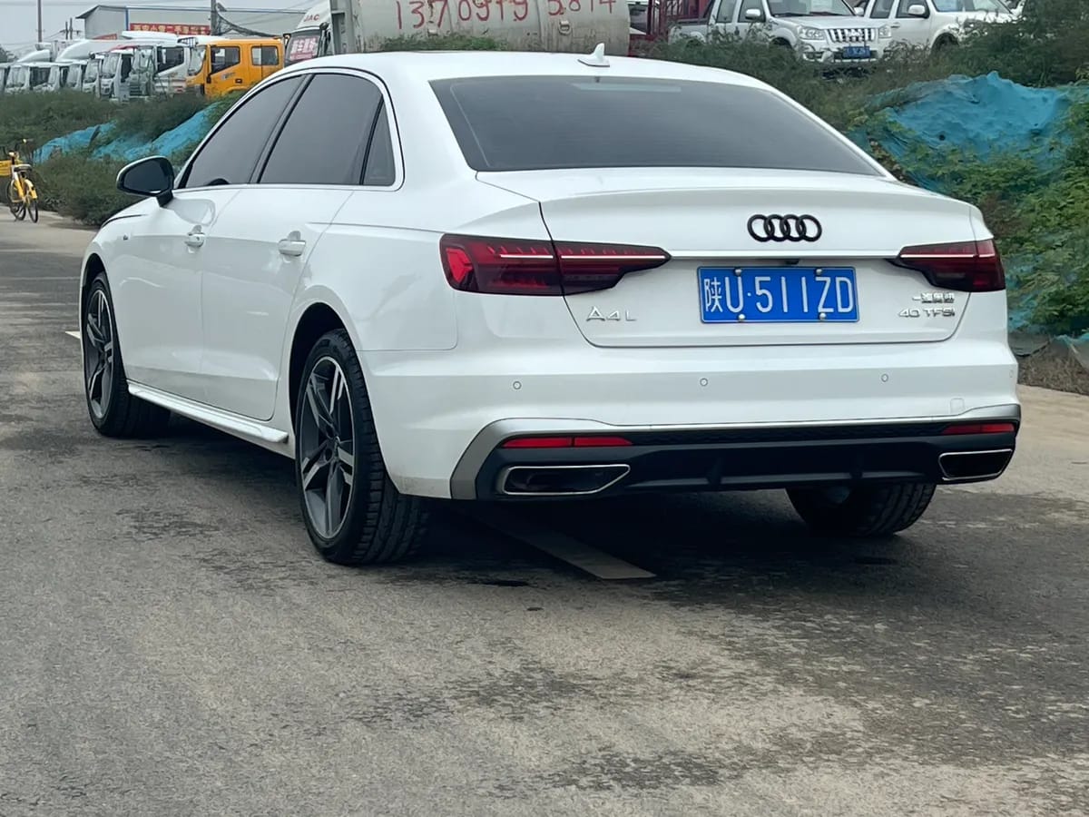 Audi A4L 2022 40 TFSI 9