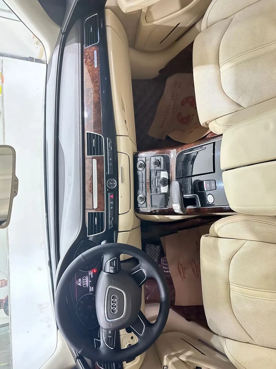 Audi A8L 2011 3.0 TFSI quattro (245kW) 4