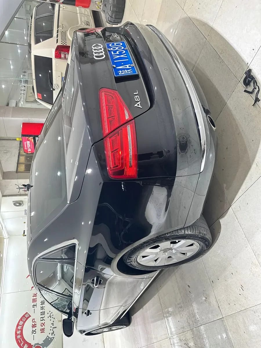 Audi A8L 2011 3.0 TFSI quattro (245kW) 7
