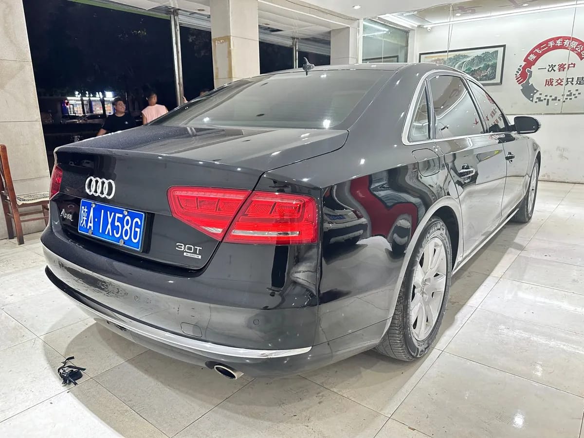 Audi A8L 2011 3.0 TFSI quattro (245kW) 10