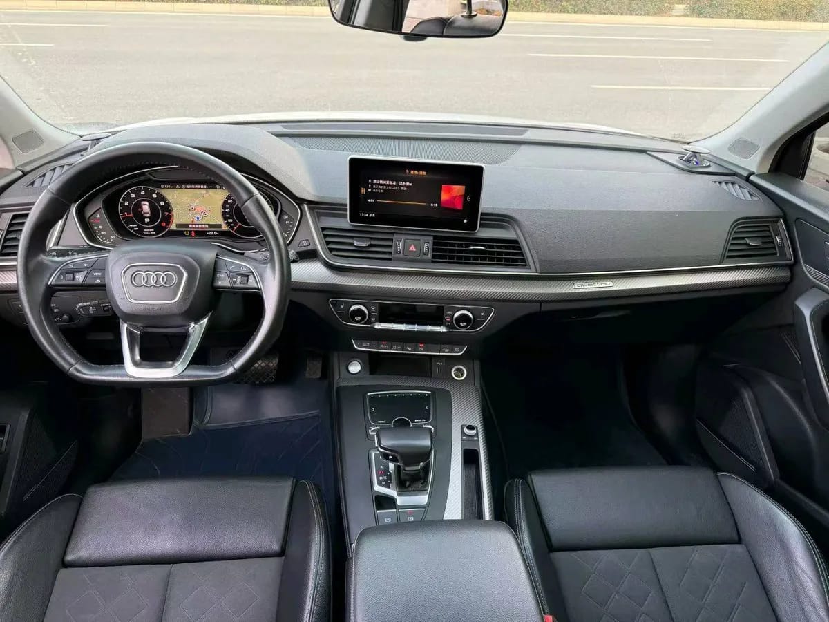 Audi Q5L 2018 40 TFSI V 7