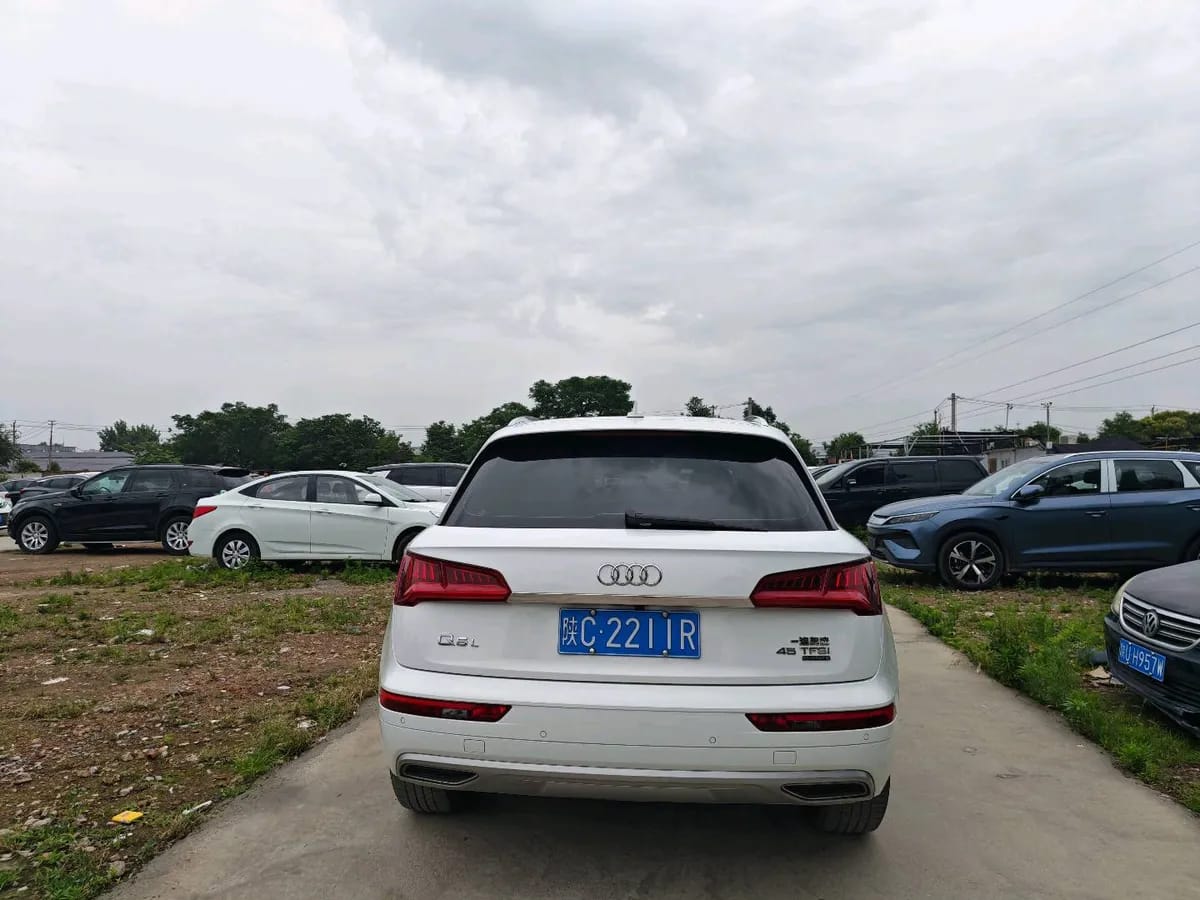 Audi Q5L 2018 40 TFSI VI 8