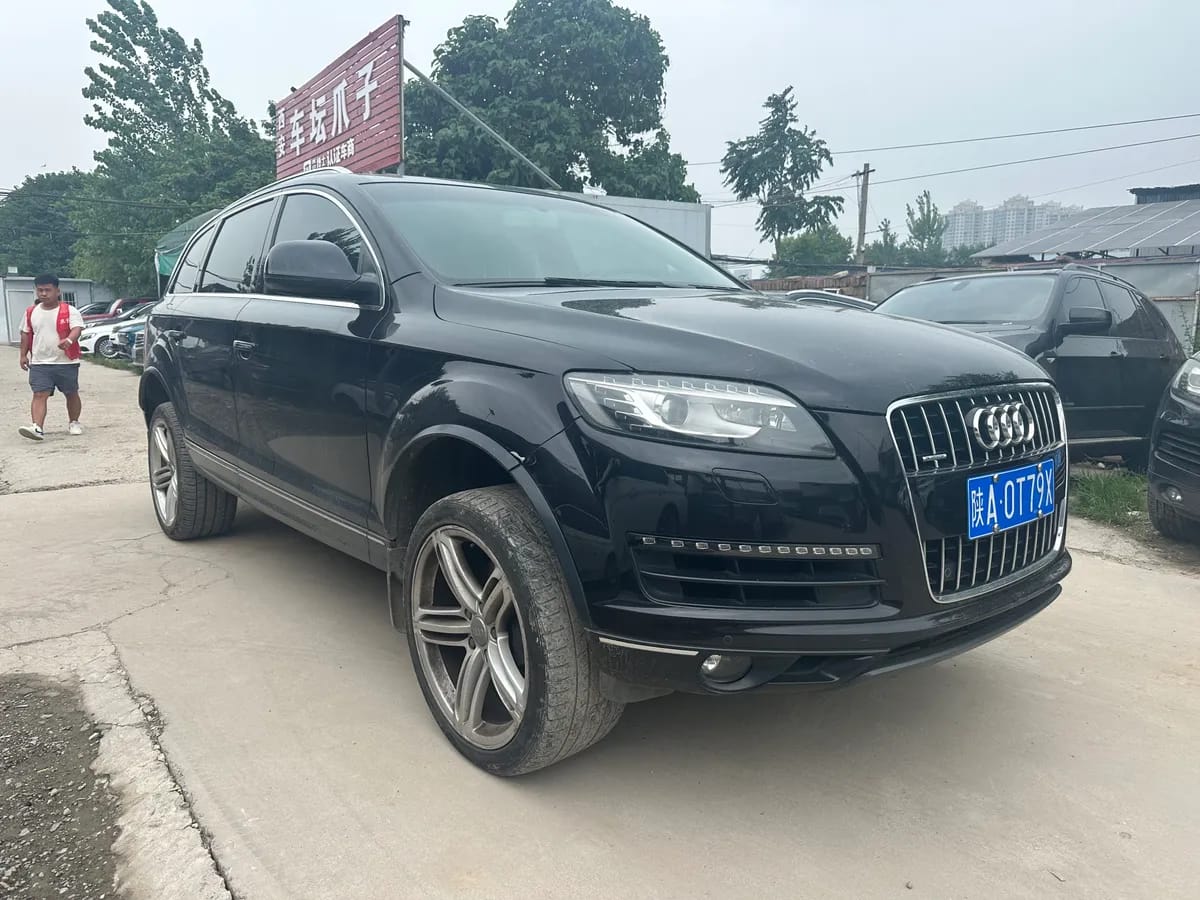 Audi Q7 2011 3.0 TFSI (200kW) 2