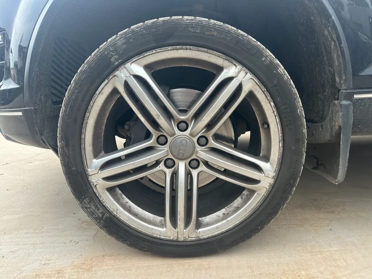 Audi Q7 2011 3.0 TFSI (200kW) 4