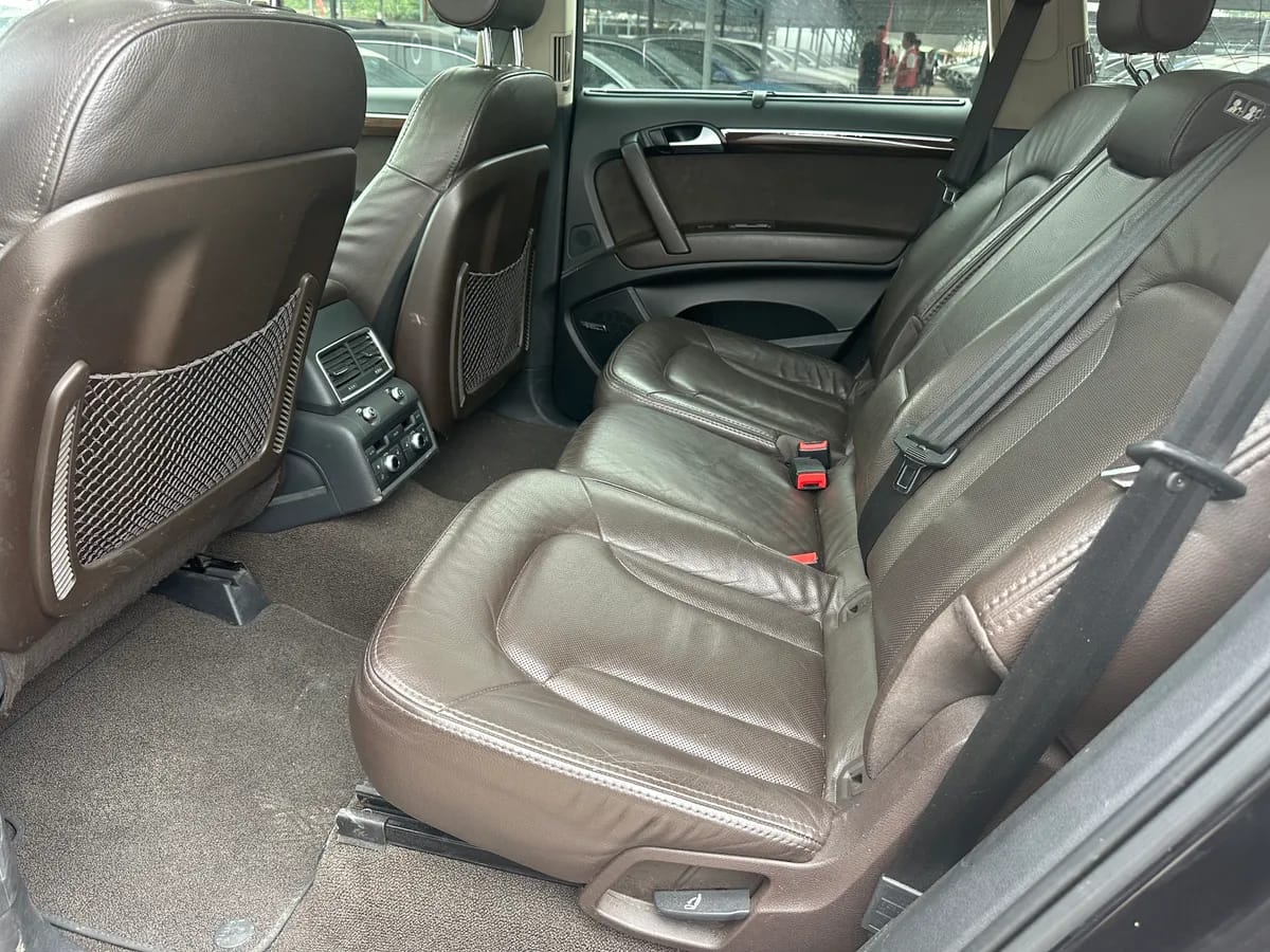 Audi Q7 2011 3.0 TFSI (200kW) 8