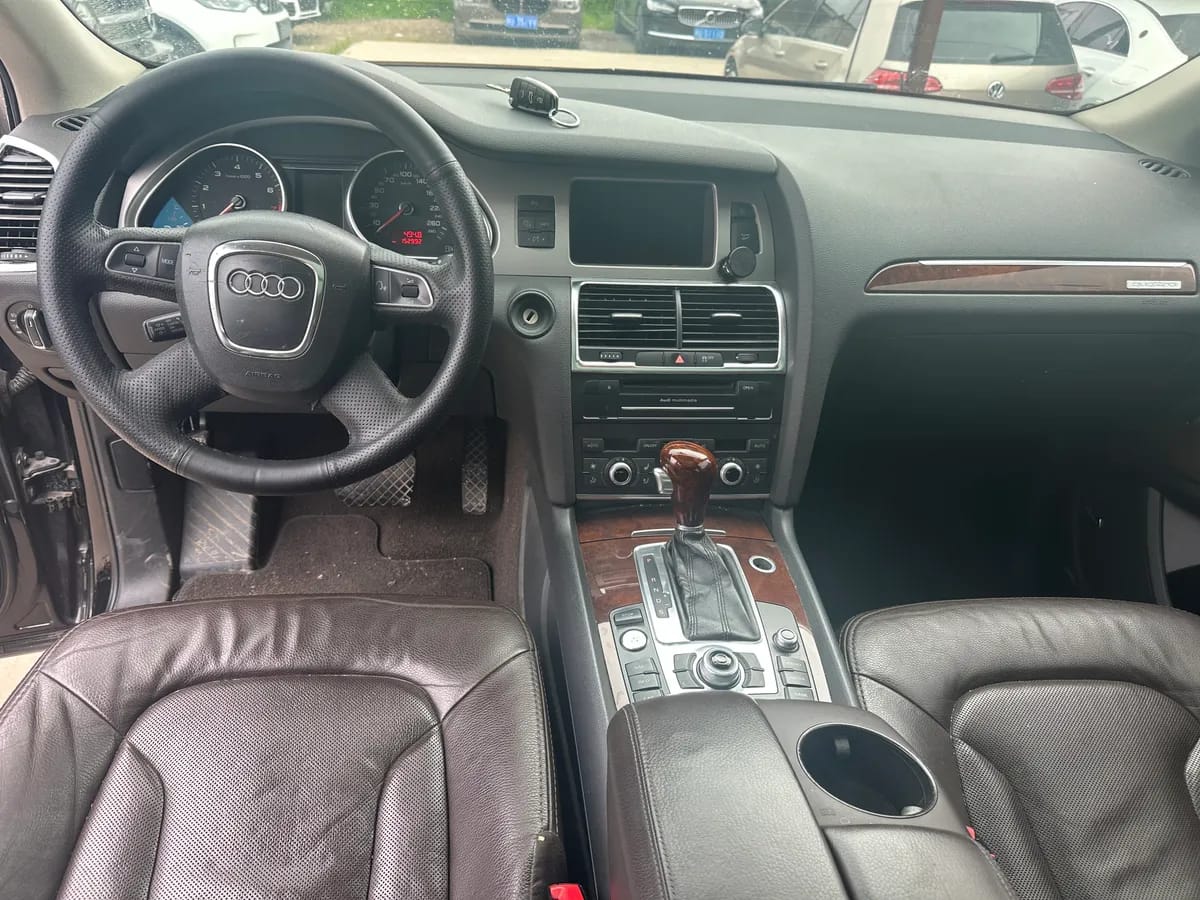 Audi Q7 2011 3.0 TFSI (200kW) 9