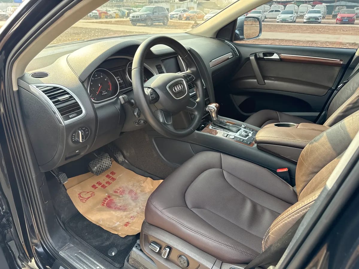 Audi Q7 ( ) 2012 3.0 TFSI (200kW) 9