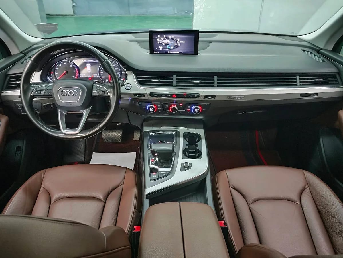 Audi Q7 2016 40 TFSI 5
