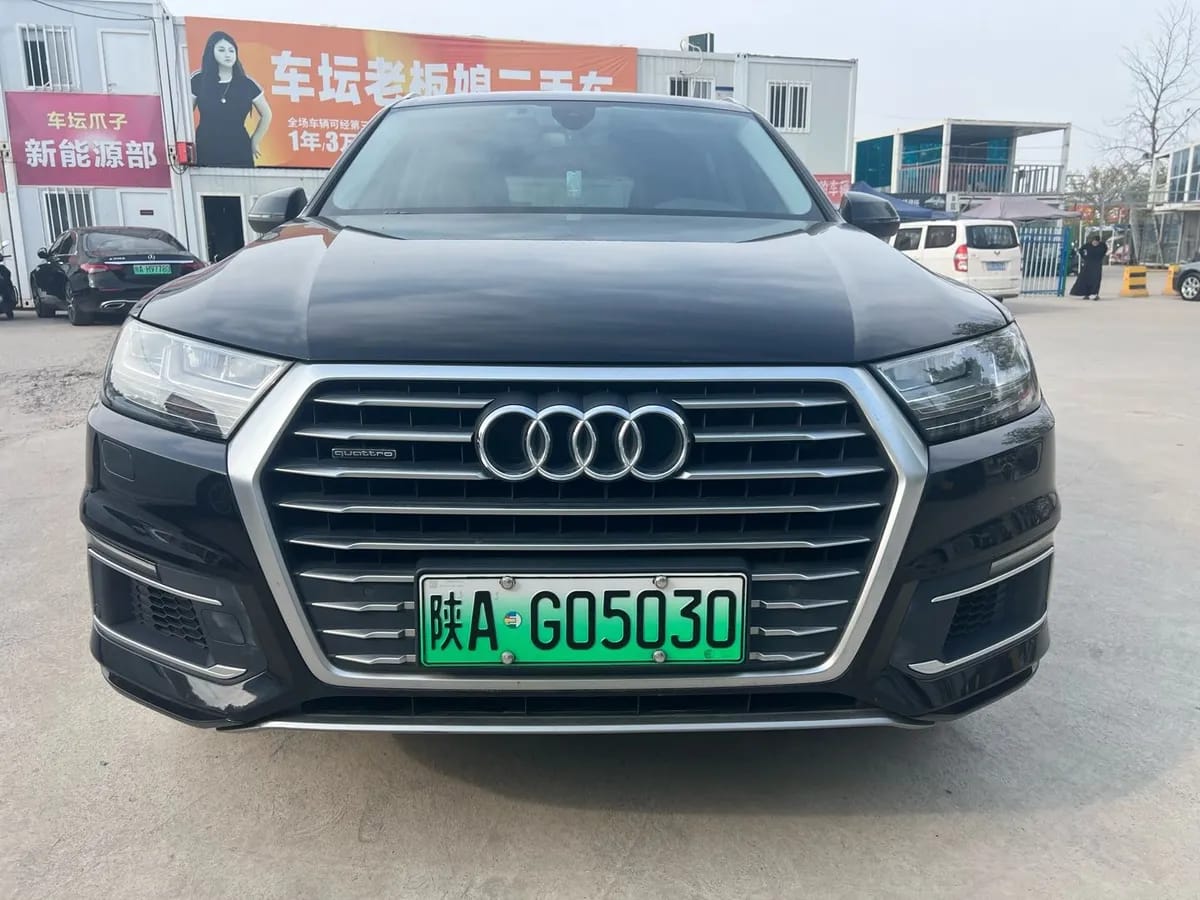 Audi Q7 2019 55 e-tron 2