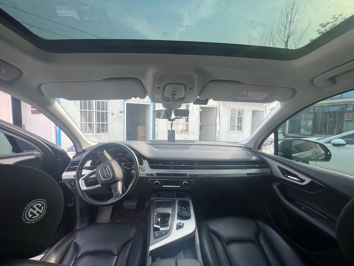 Audi Q7 2019 55 e-tron 9