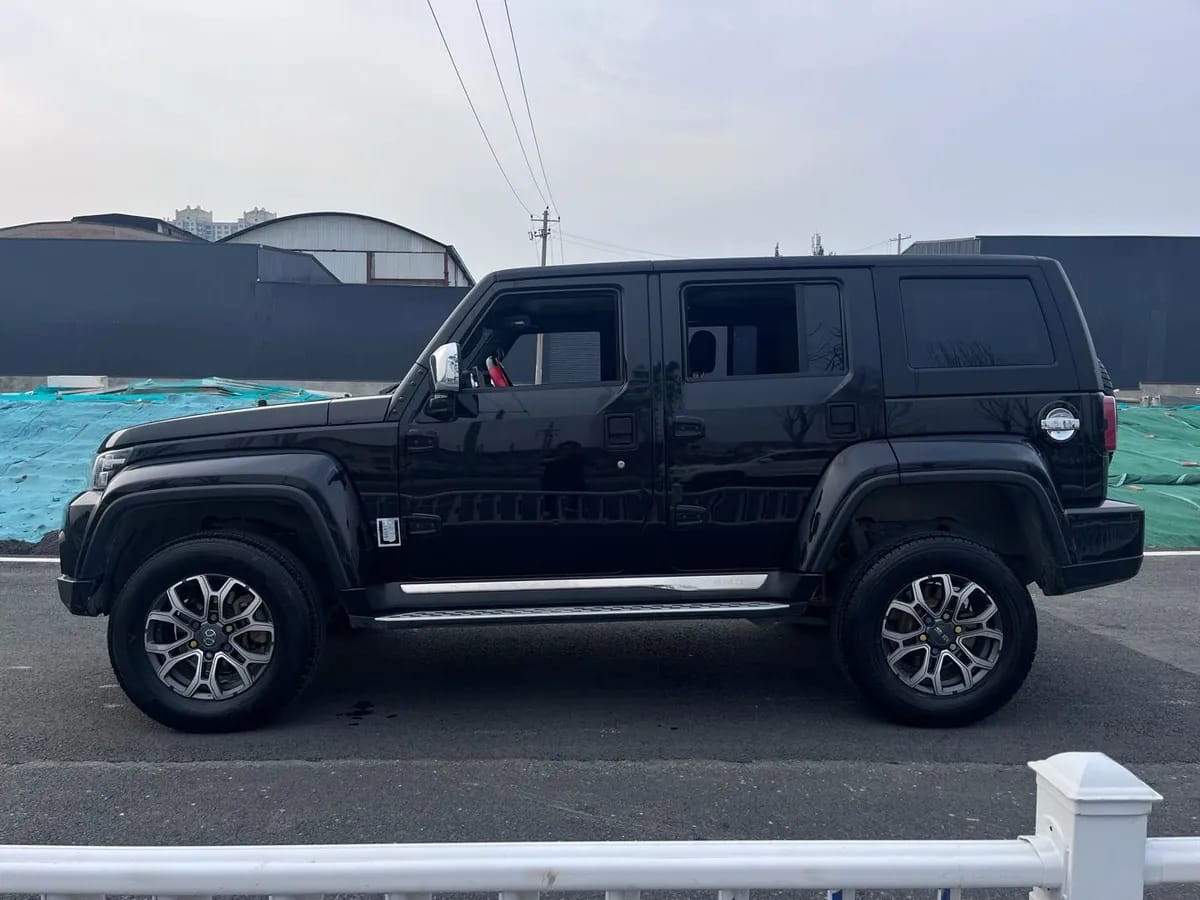 BAIC BJ40 2018 PLUS 2.0T 4