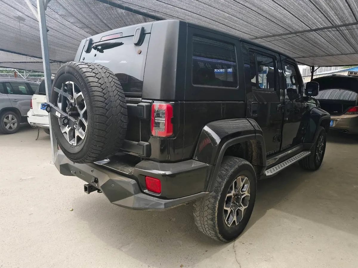 BAIC BJ40 2019 PLUS 2.3T VI 4