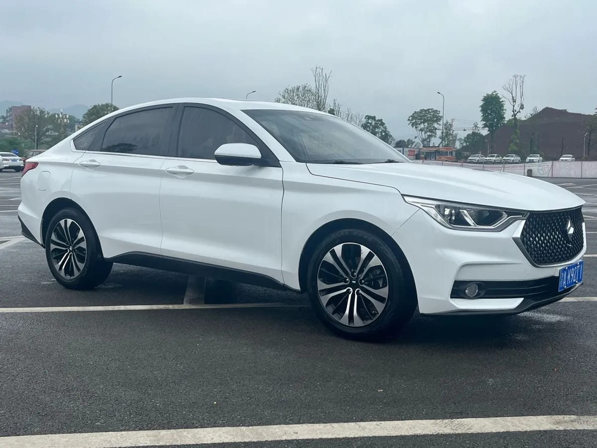 Baojun RC-6 2019 1.5T CVT 24 3