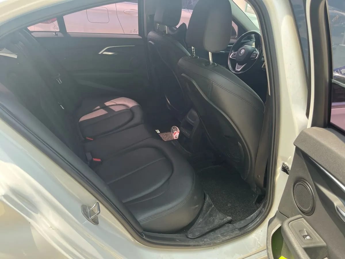 BMW 1 2017 118i 7