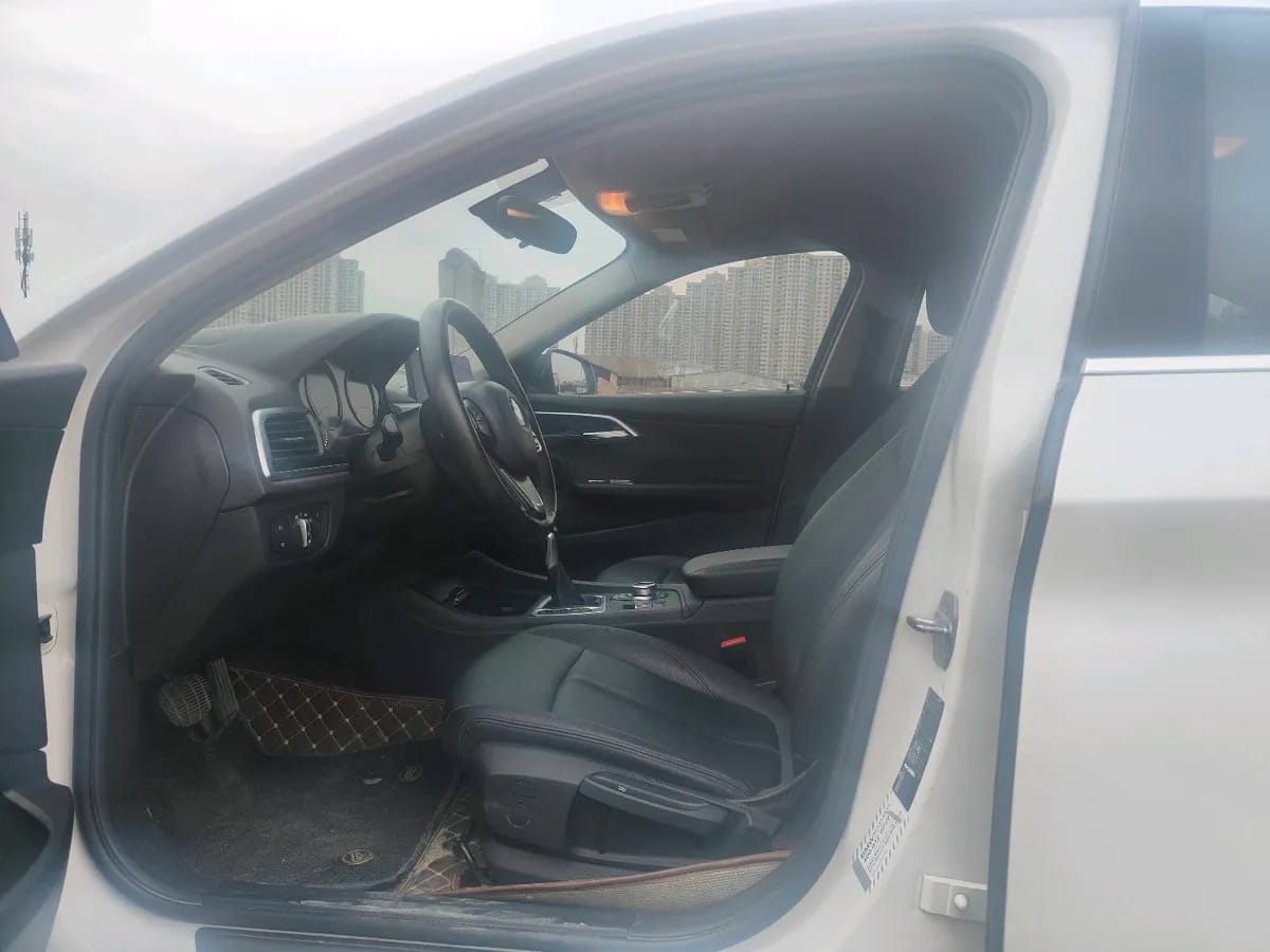 BMW 1 2018 118i 4