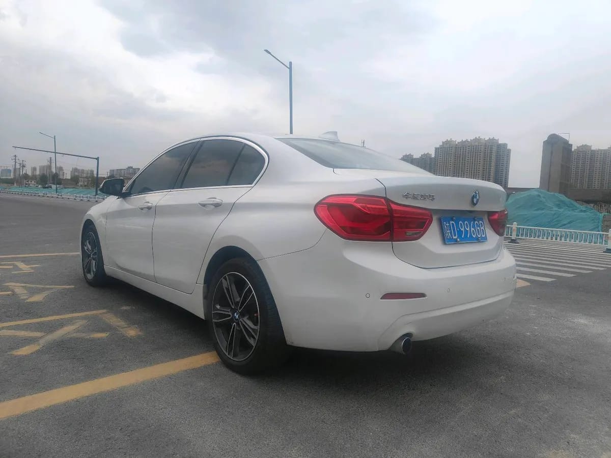 BMW 1 2018 118i 7
