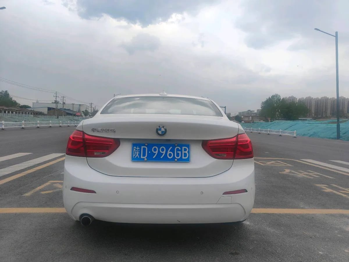 BMW 1 2018 118i 9