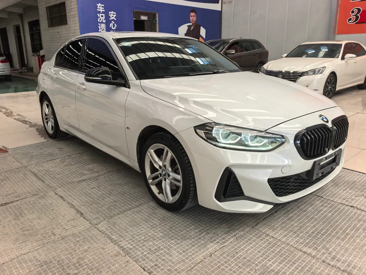 BMW 1 2021 120i M 3