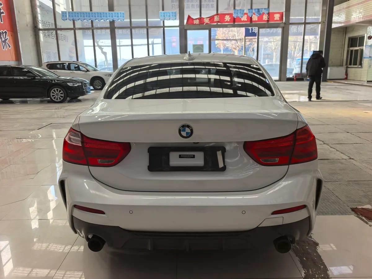 BMW 1 2021 120i M 5