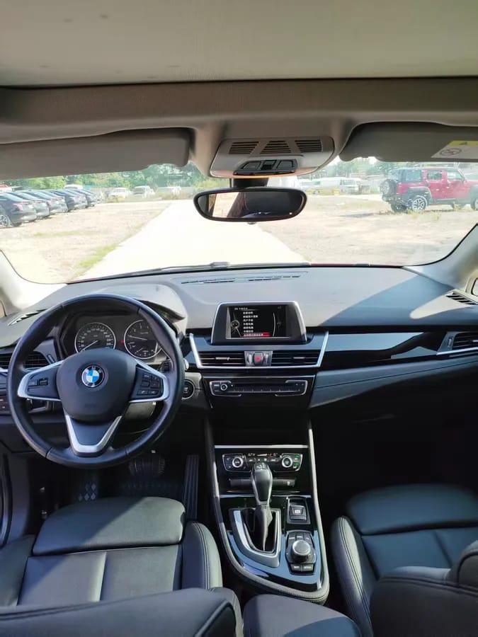 BMW 2 2016 218i 8