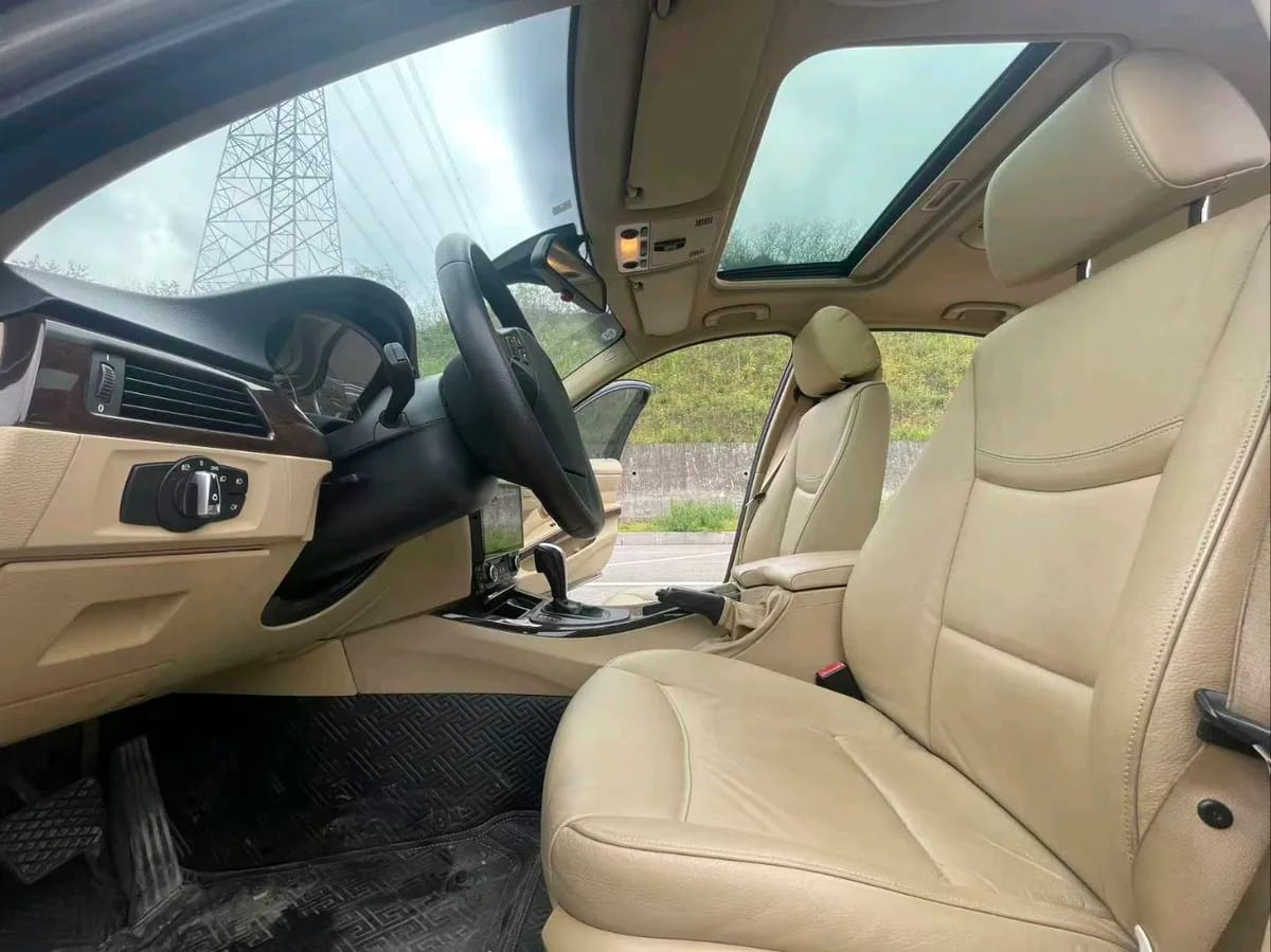 BMW 3 2011 320i 4