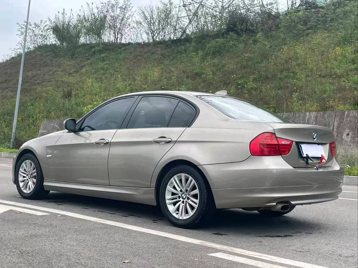 BMW 3 2011 320i 7
