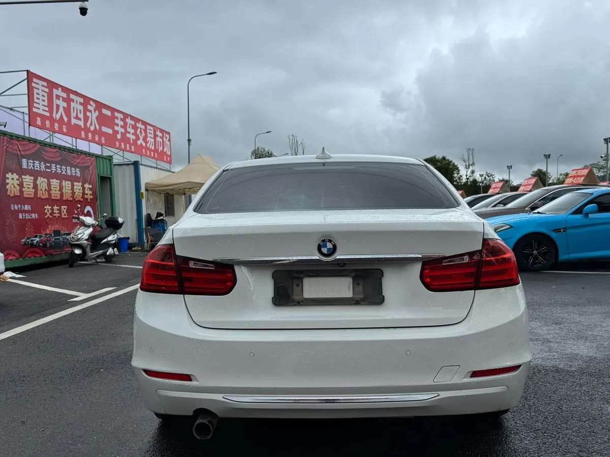 BMW 3 2014 320Li 9