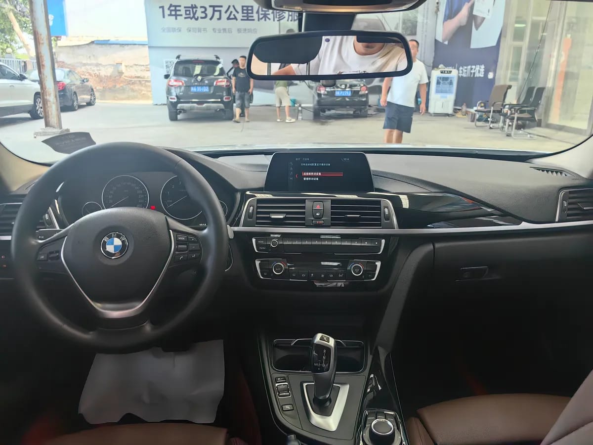 BMW 3 2018 320Li 8