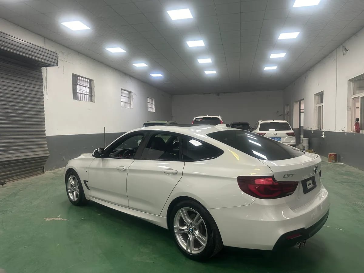 BMW 3 GT 2019 320i M 6
