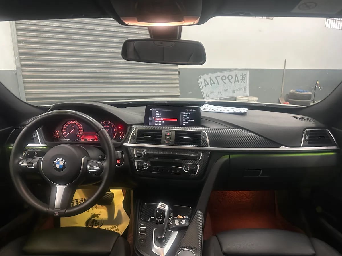 BMW 3 GT 2019 320i M 9