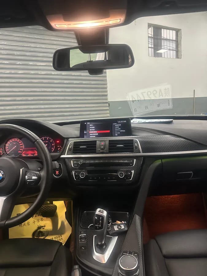 BMW 3 GT 2019 320i M 10
