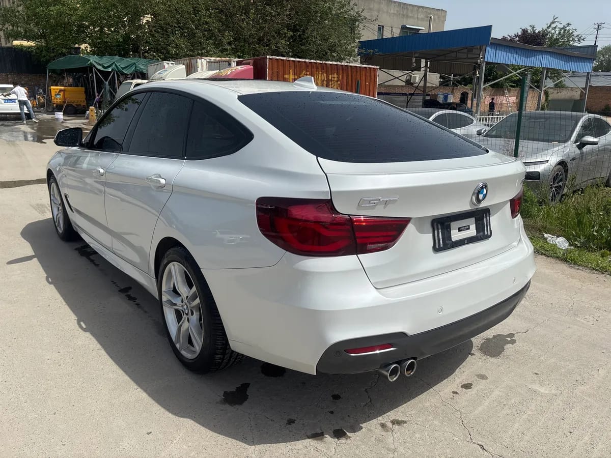 BMW 3 GT 2020 320i M 4