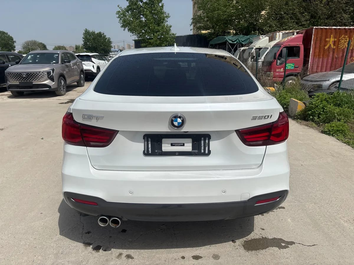 BMW 3 GT 2020 320i M 5