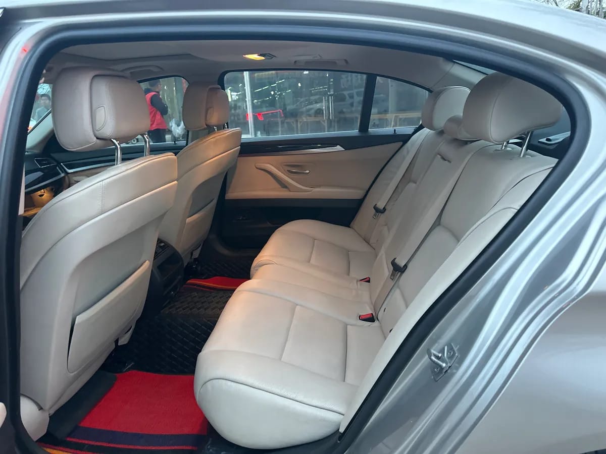 BMW 5 2012 523Li 7