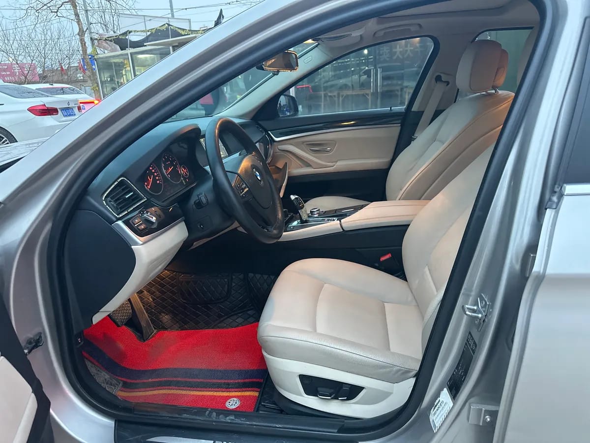 BMW 5 2012 523Li 9
