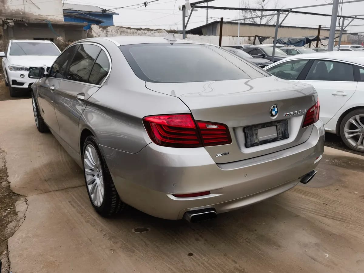 BMW 5 2014 535Li 7