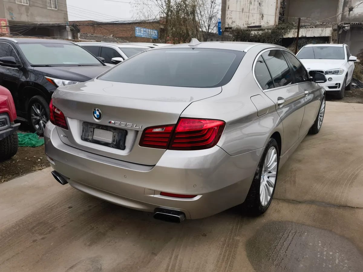 BMW 5 2014 535Li 9